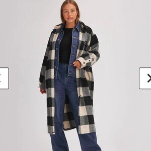 Basin and Range
Long Plaid Coat - Women's